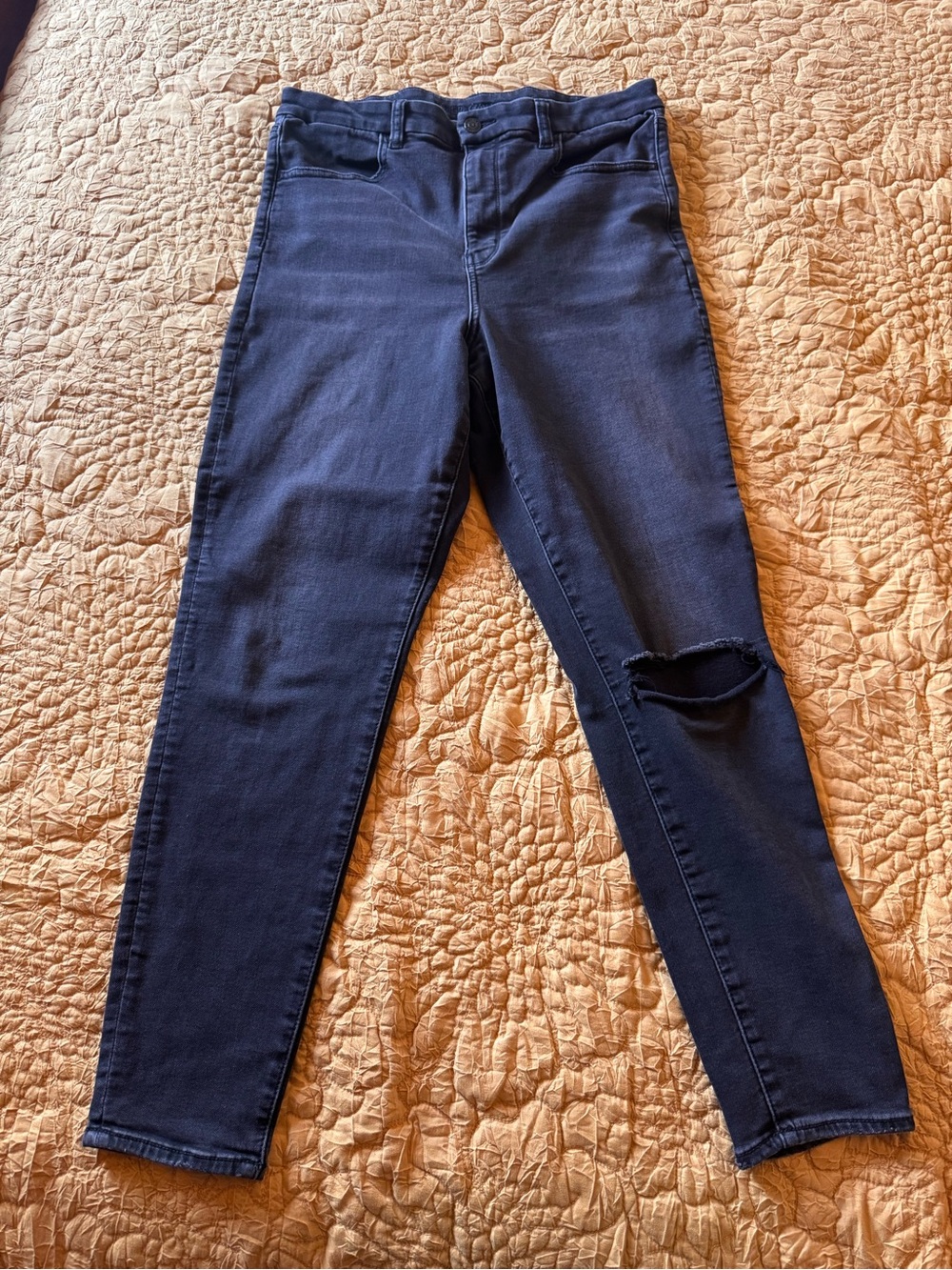 Women’s Black Distressed Skinny Jeans